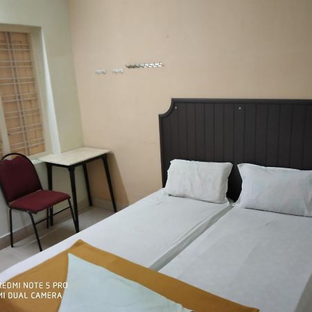Chottanikara Hotel Woodlands מראה חיצוני תמונה