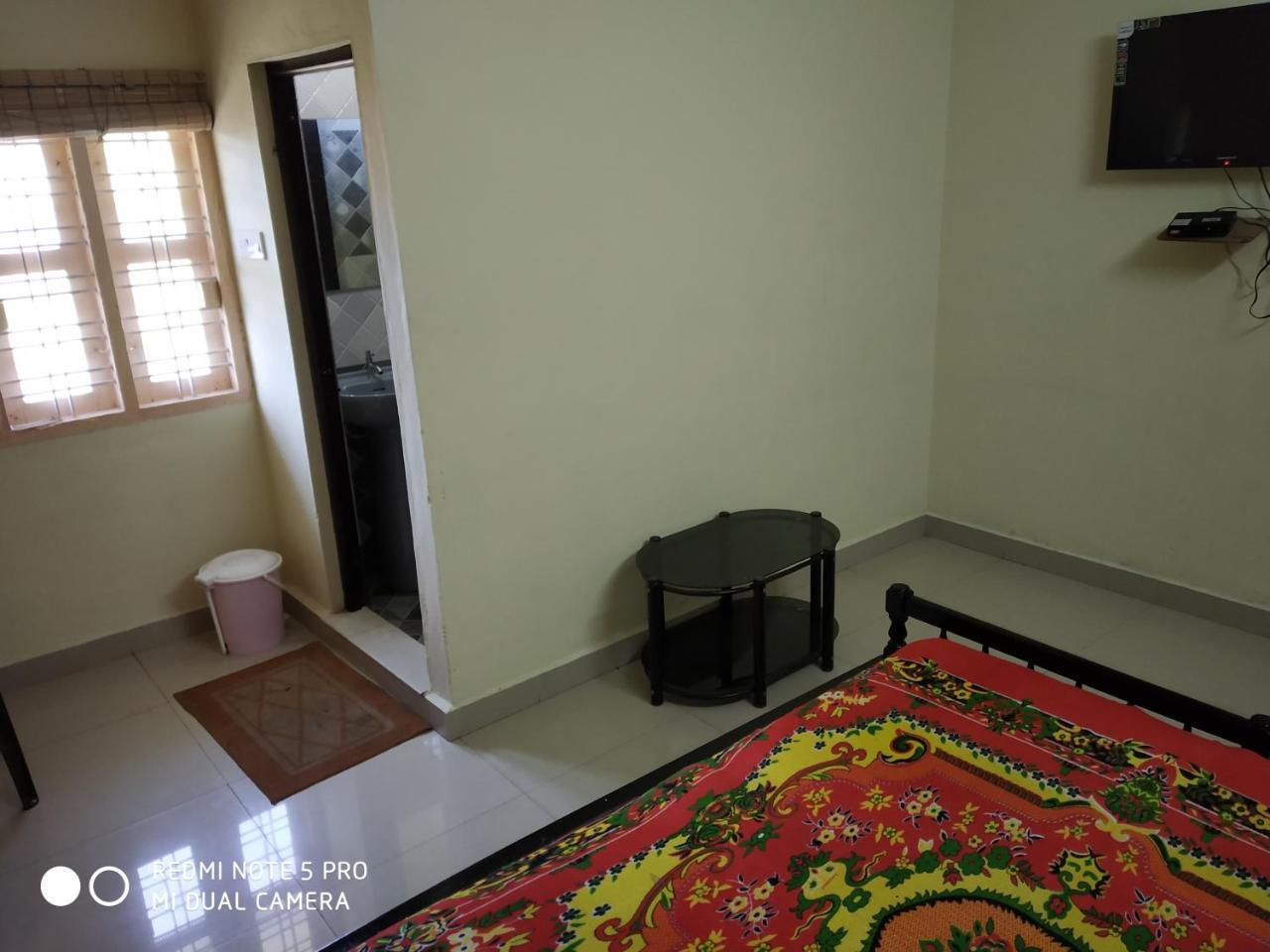 Chottanikara Hotel Woodlands מראה חיצוני תמונה